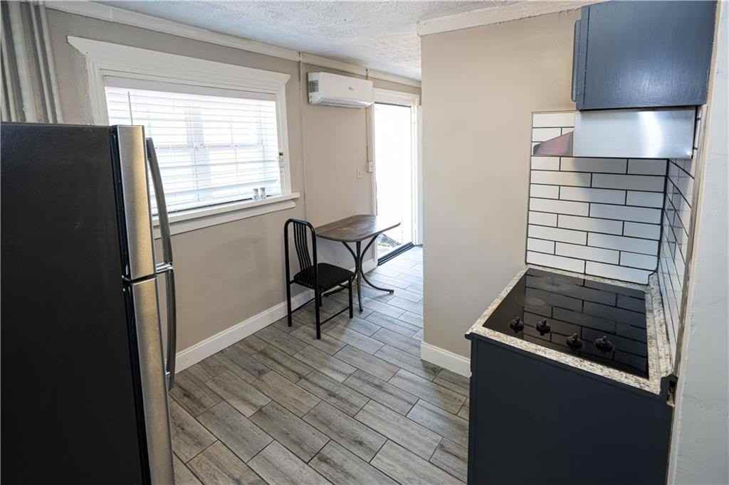235 Walnut St Nw #E - Photo 5 of 14