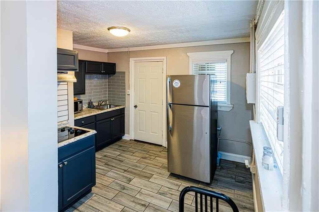 235 Walnut St Nw #E - Photo 6 of 14