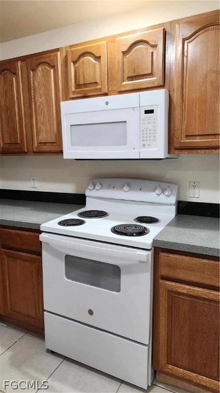 2147 Fairway Dr - Photo 4 of 11