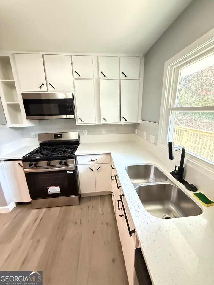 2242 Chamois Ct - Photo 4 of 11