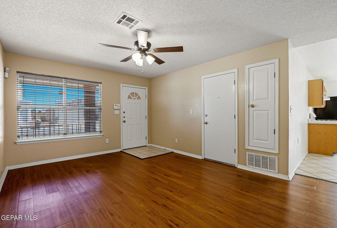 12504 Jon Evans Dr - Photo 4 of 19