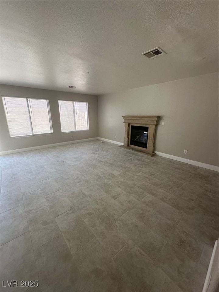 5333 Santa Fe Heights St - Photo 3 of 14