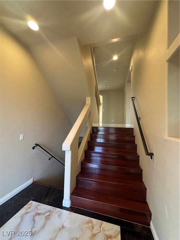 8125 Crimson Creek Ct - Photo 2 of 50