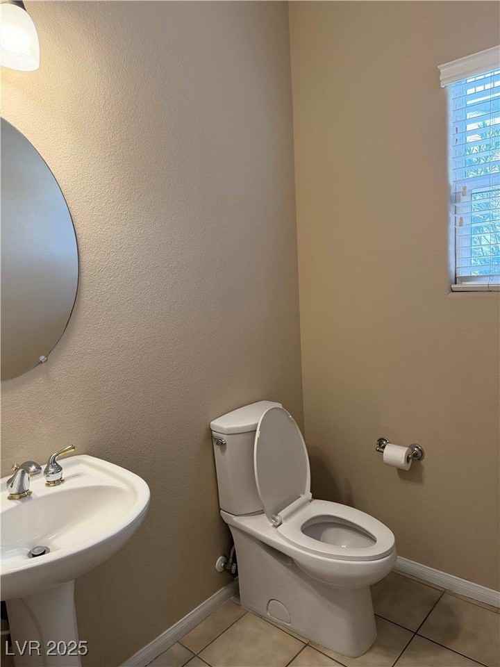 10336 Miners Gulch Ave - Photo 4 of 36