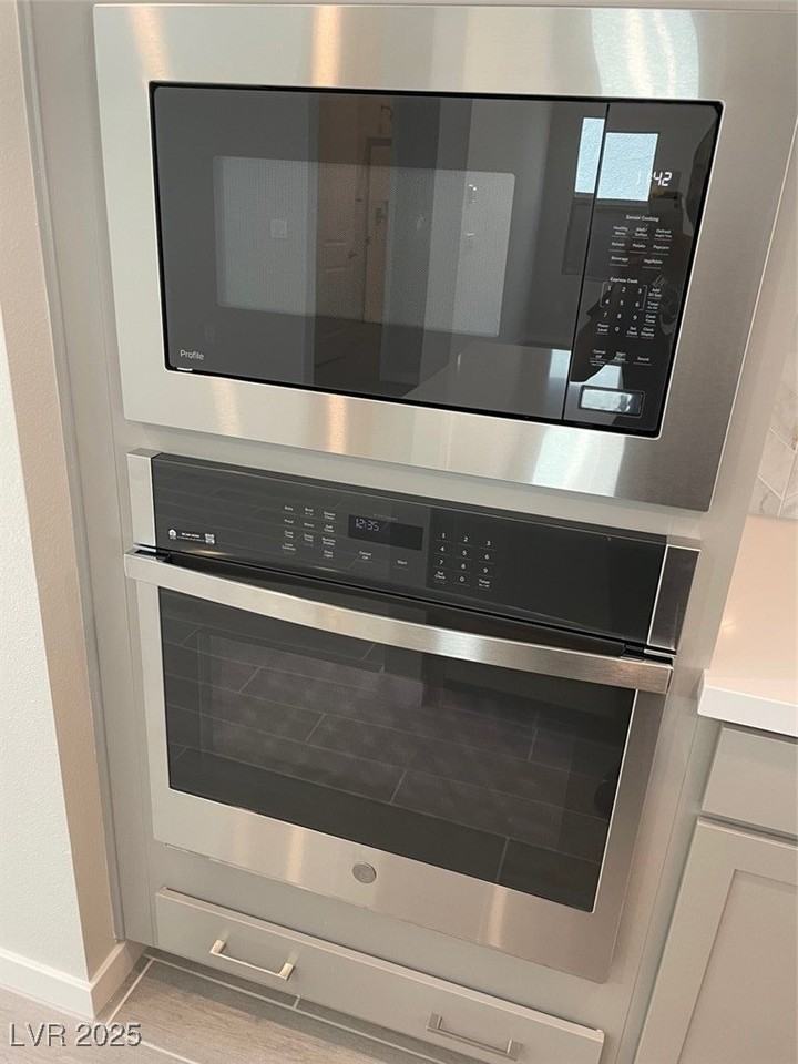 145 Medianoche St - Photo 3 of 24