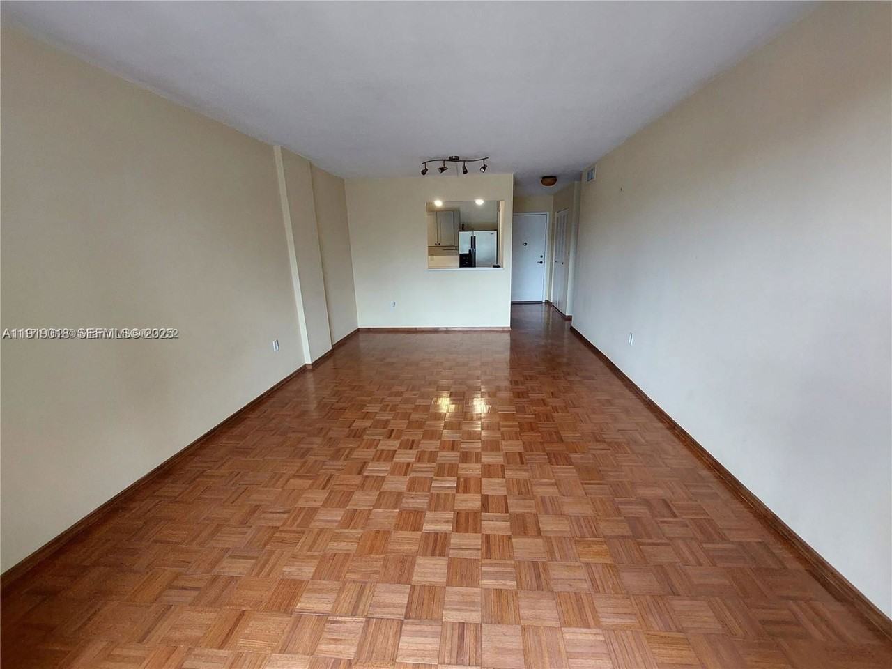 2080 Ne 167th St - Photo 3 of 8