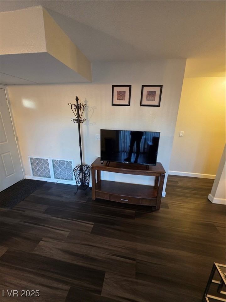 4878 Nara Vista Way #104 - Photo 6 of 16