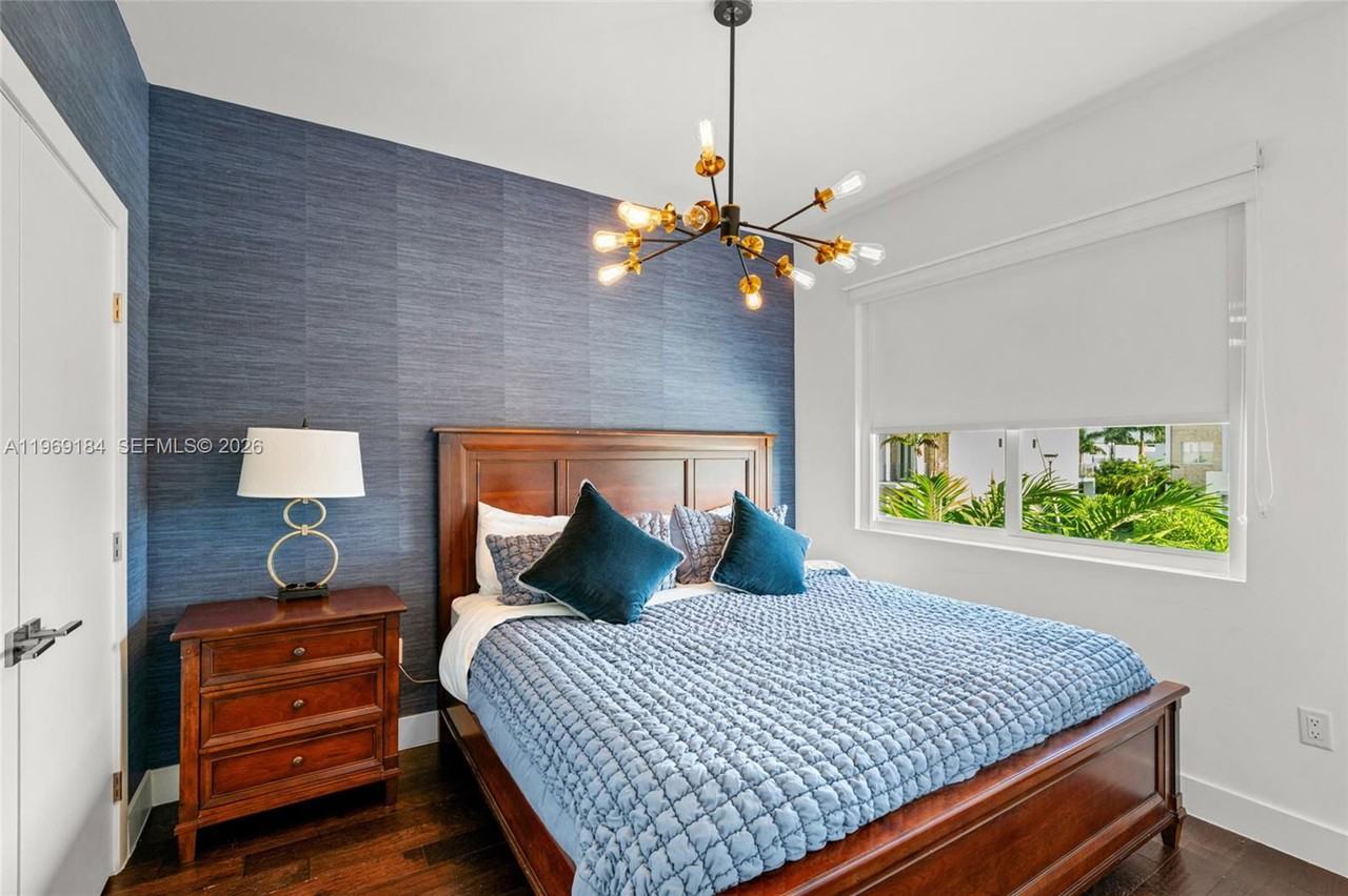 Nw 68th Ter - Photo 7 of 8