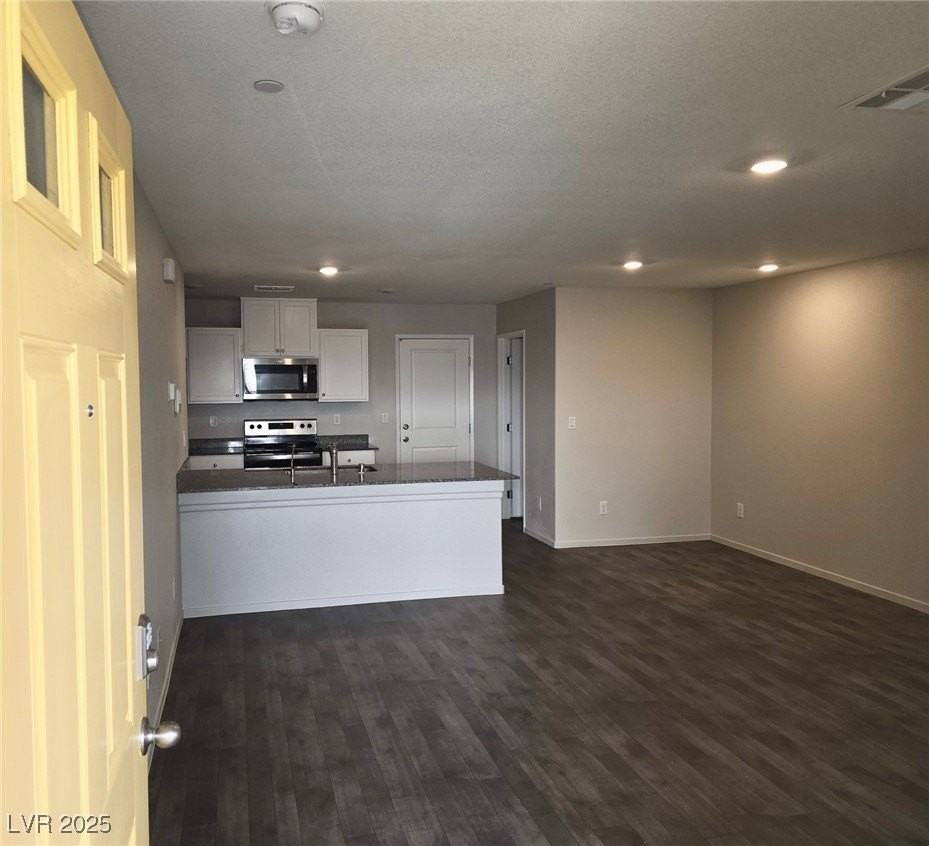 1130 Scarlet Sparrow St - Photo 2 of 21