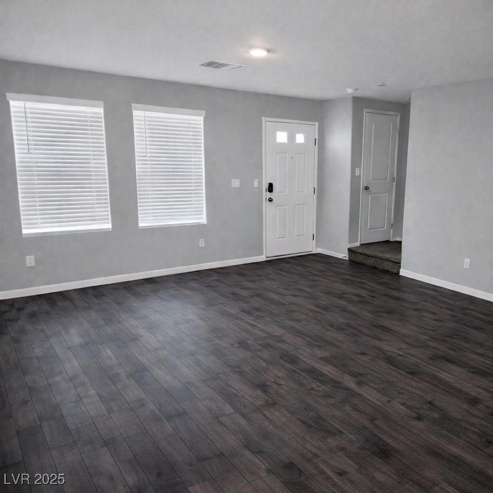 1130 Scarlet Sparrow St - Photo 3 of 21