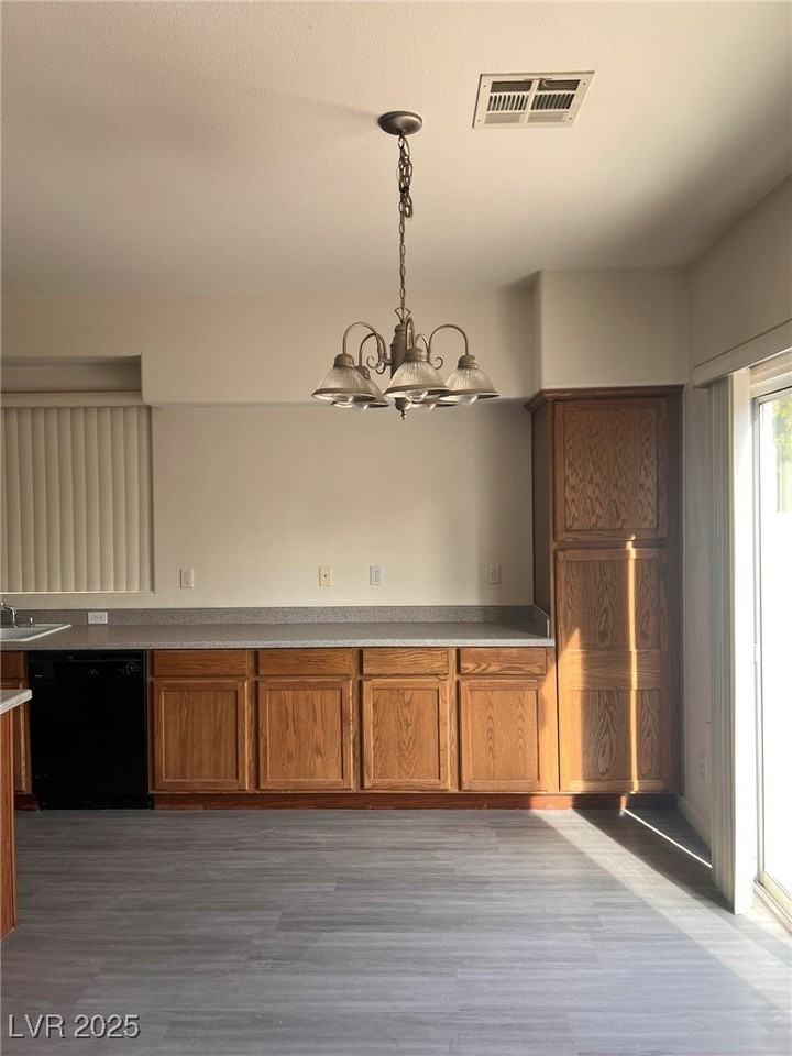 7828 Montour Falls St - Photo 6 of 22