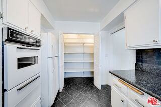 1131 14th St #8 - Photo 3 of 8