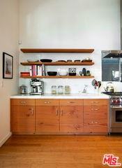 639 Vernon Ave - Photo 2 of 8