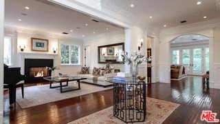 117 S Burlingame Ave - Photo 2 of 8