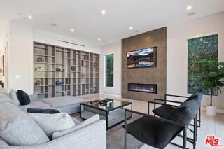 6347 Maryland Dr - Photo 4 of 8