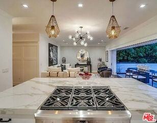 1524 N Sierra Bonita Ave - Photo 5 of 8