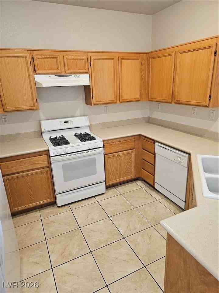 434 Manderley Ct - Photo 2 of 22