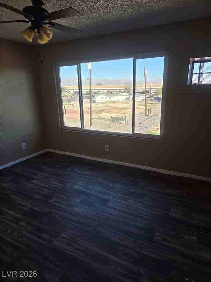 305 N 10th St #32 - Photo 6 of 18