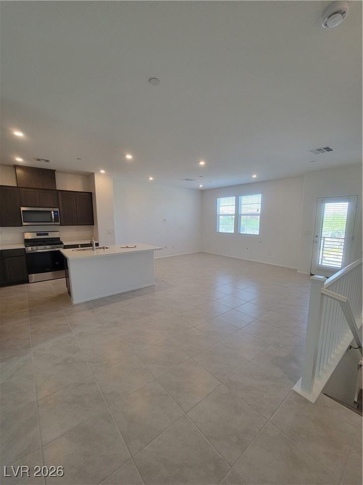 925 Kyanite Ln - Photo 4 of 23