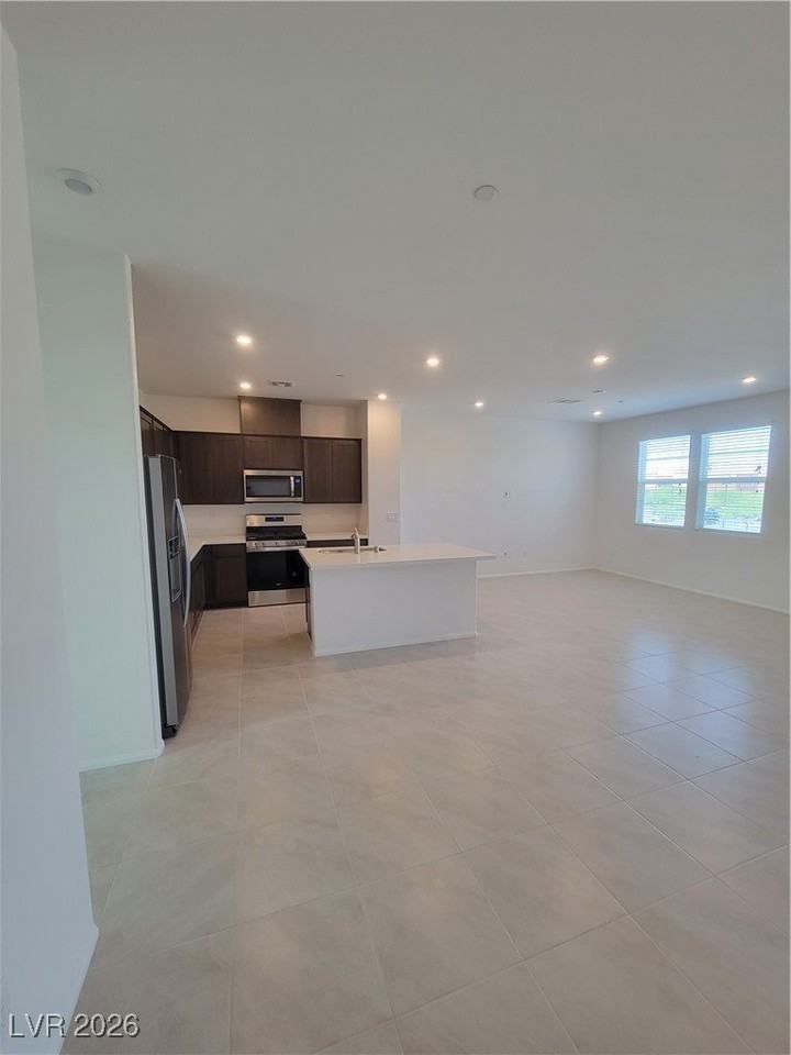 925 Kyanite Ln - Photo 6 of 23