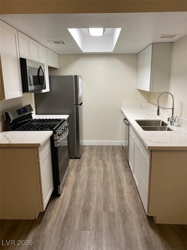 453 N Lamb Blvd #G - Photo 4 of 9