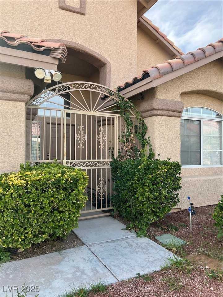 373 Kenya Rd - Photo 3 of 22