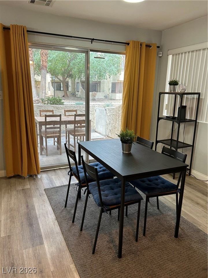 5045 Spencer St #B - Photo 5 of 28