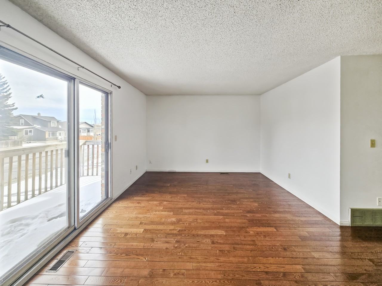 1515 36 St Se #1515UPPER - Photo 7 of 24