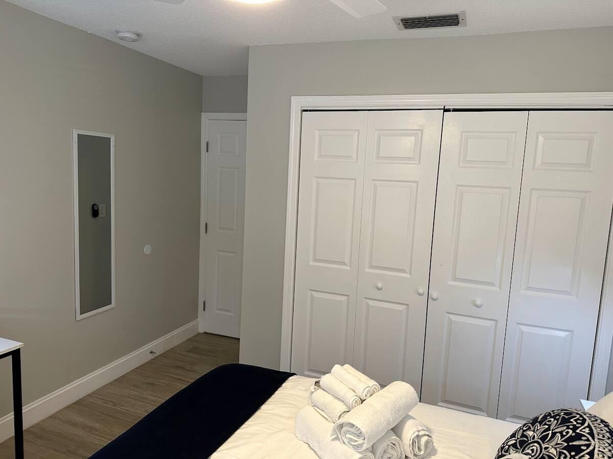 26th St W - Photo 5 of 49