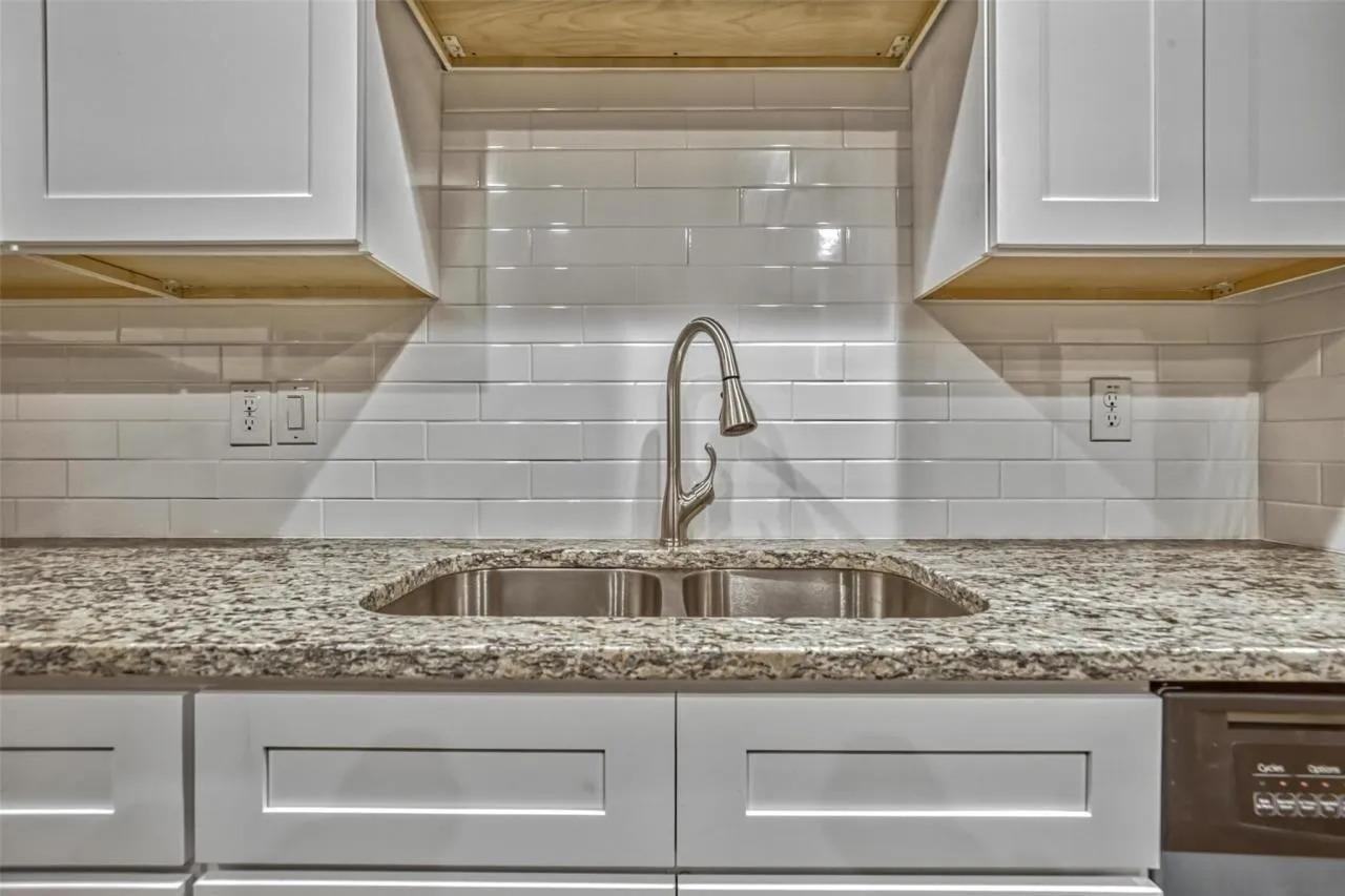 Uvalde St - Photo 5 of 22