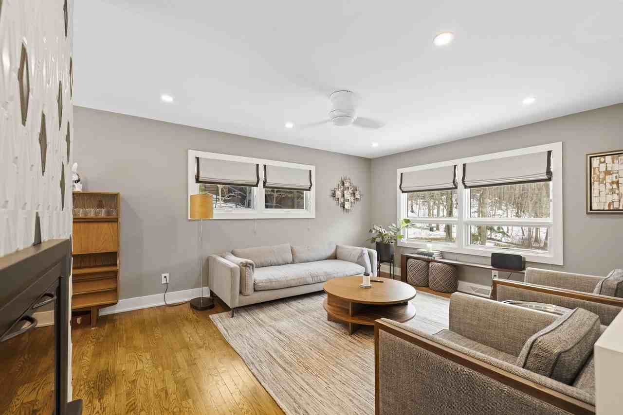 9591 Hillside Dr - Photo 3 of 29