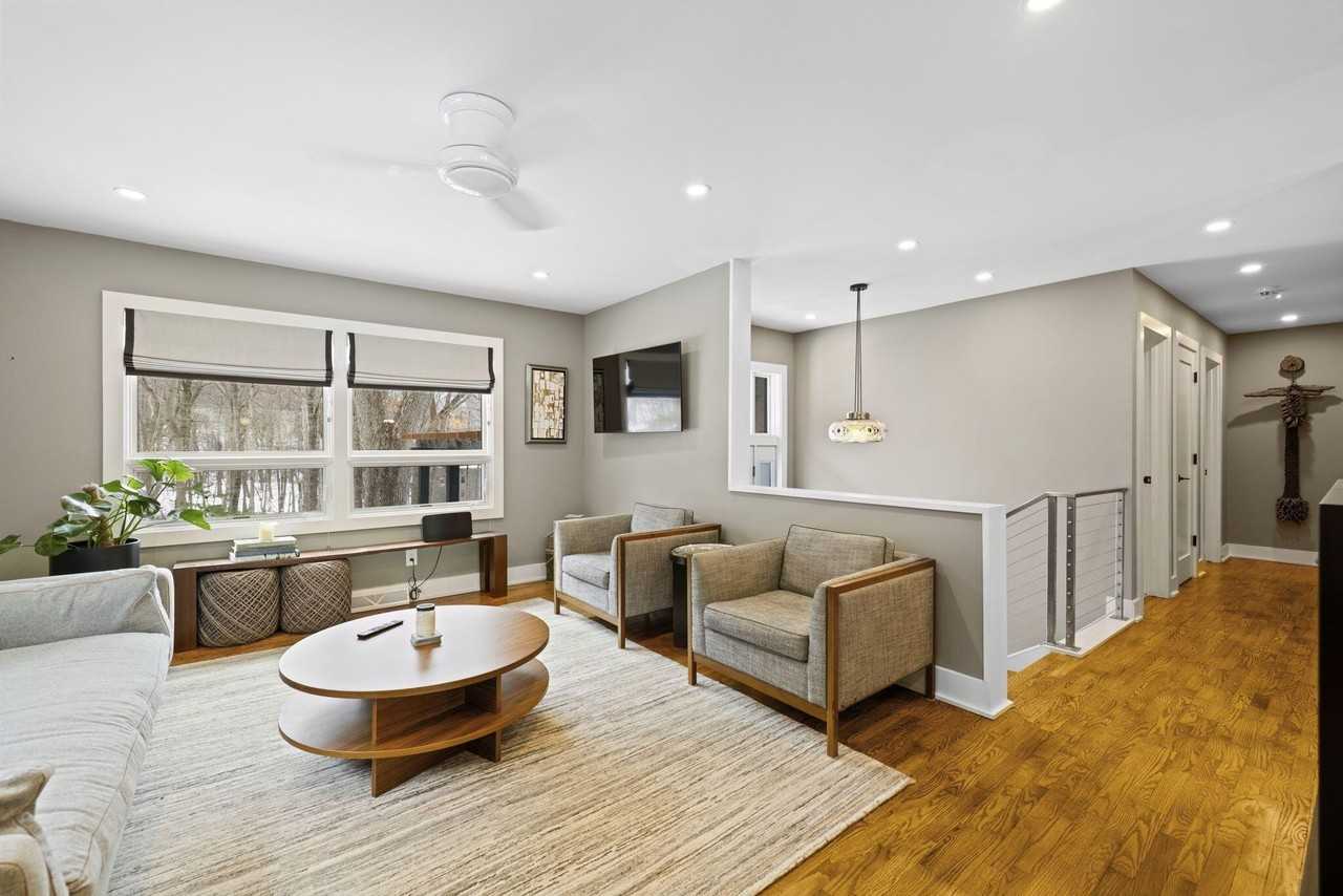 9591 Hillside Dr - Photo 5 of 29