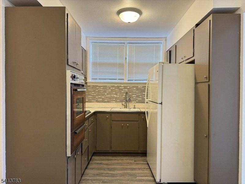 322 Franklin Ave #B - Photo 4 of 11