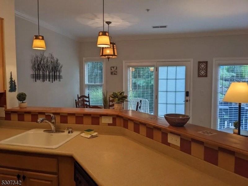 3 Maple Cres #13 - Photo 5 of 12