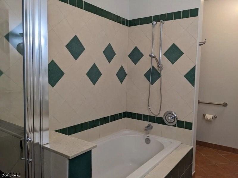 3 Maple Cres #13 - Photo 7 of 12