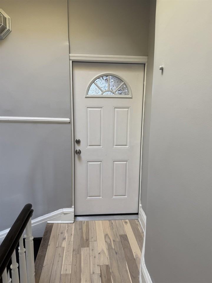 420 New York Ave #2 - Photo 3 of 12