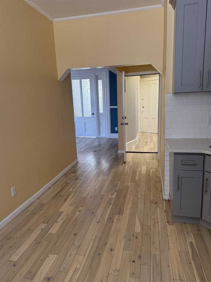 420 New York Ave #2 - Photo 4 of 12