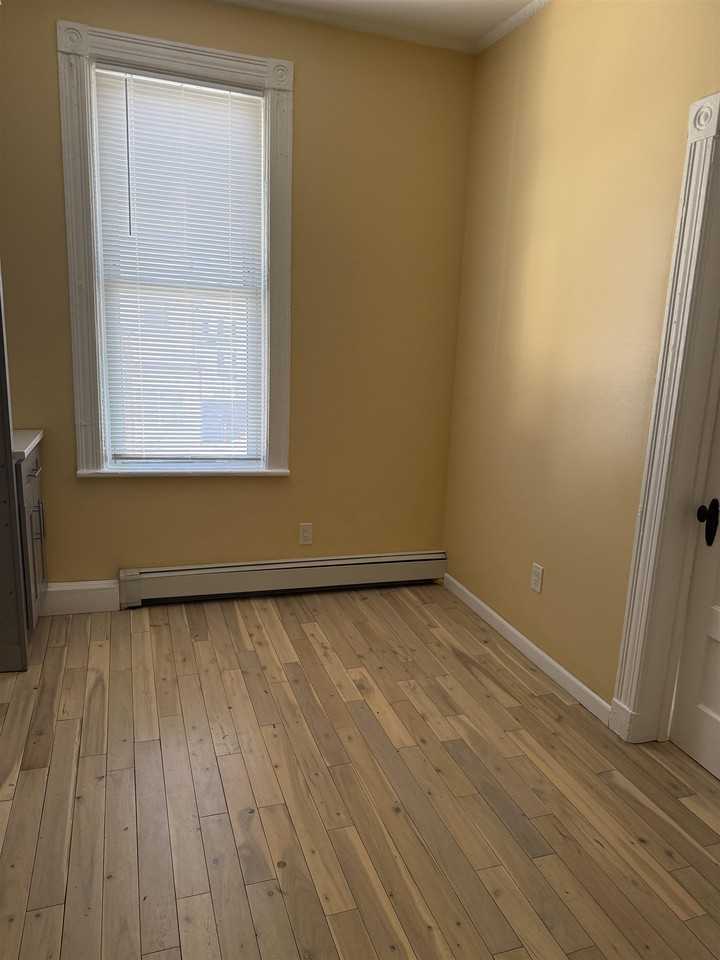 420 New York Ave #2 - Photo 6 of 12