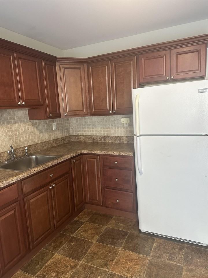 1090 Kennedy Blvd #1 - Photo 2 of 11