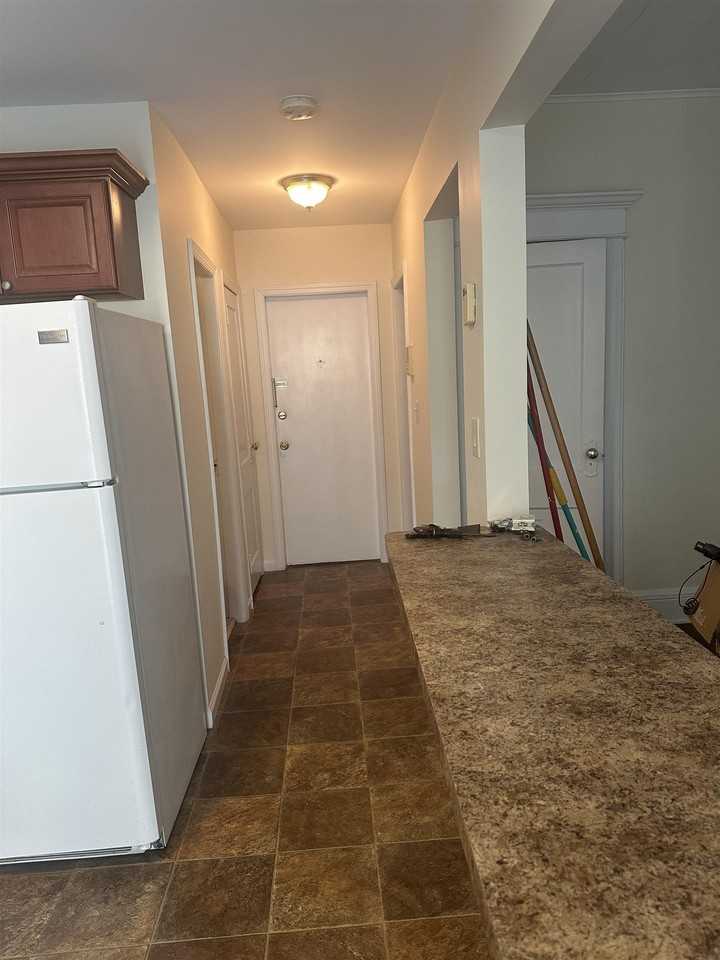 1090 Kennedy Blvd #1 - Photo 4 of 11