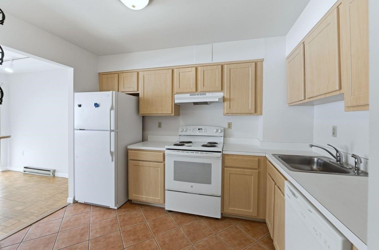 1111 River Rd #C6 - Photo 5 of 16