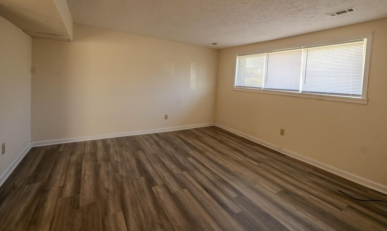 922 Southern Hills Dr Unit A - Photo 2 of 10