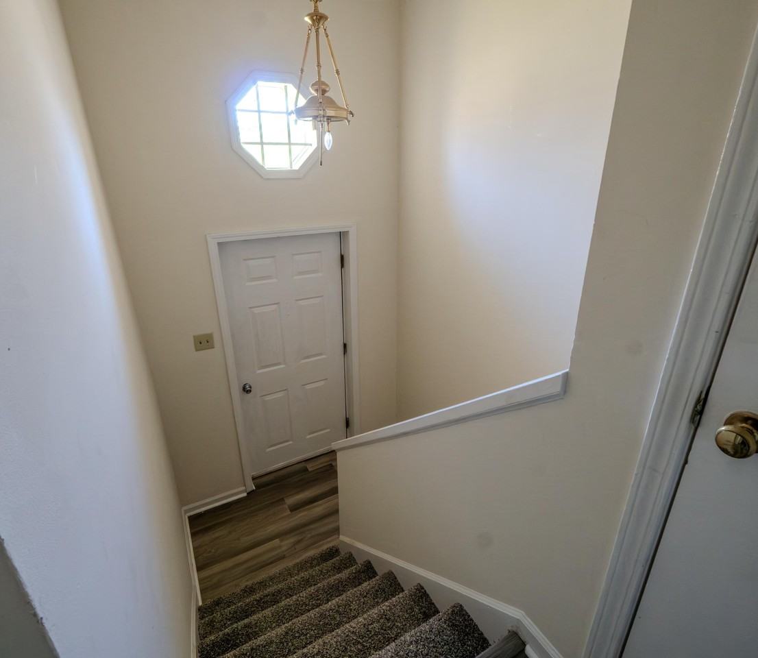 922 Southern Hills Dr Unit A - Photo 3 of 10