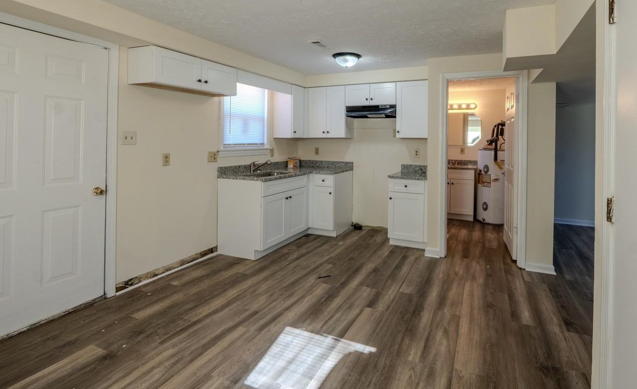 922 Southern Hills Dr Unit A - Photo 4 of 10