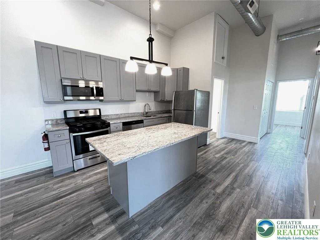 374 W Main St Apt 105 - Photo 2 of 18