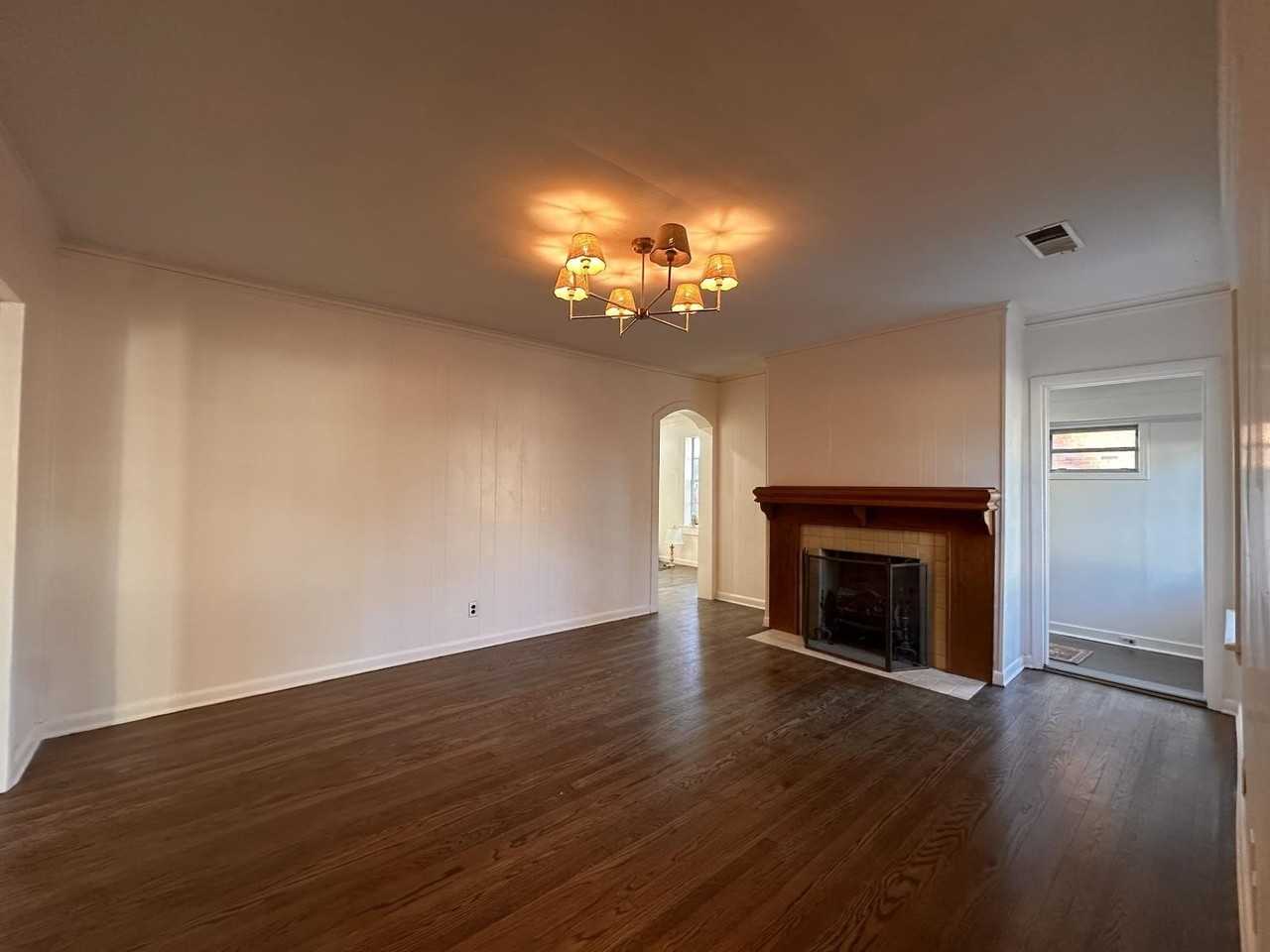 2247 Vollintine Ave - Photo 3 of 15