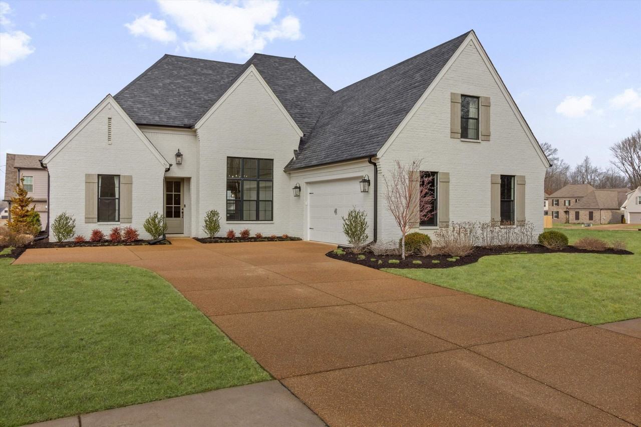 55 Valleyview Ln - Photo 2 of 26