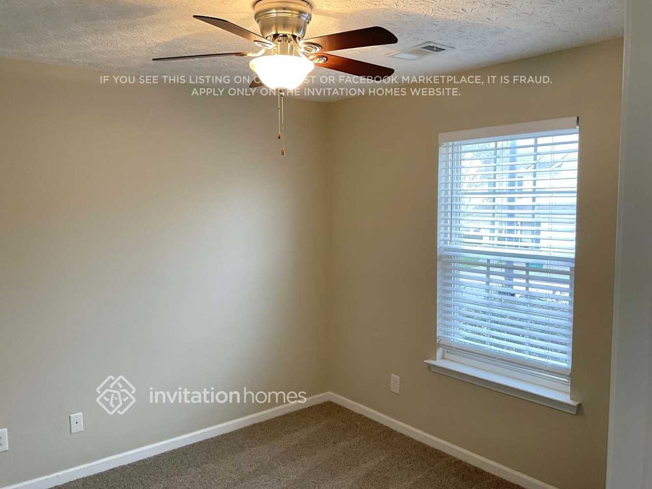 302 Meadows Ln - Photo 6 of 11