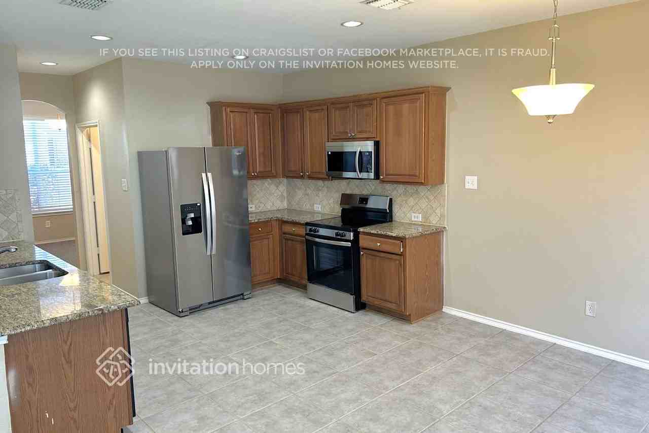 1116 Melrose Dr - Photo 7 of 24