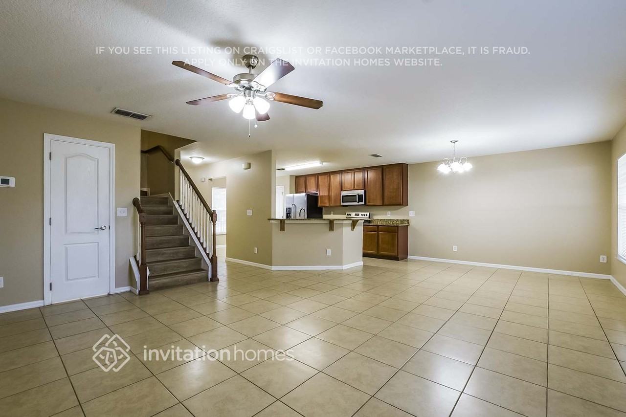 365 Marco Ct - Photo 5 of 18